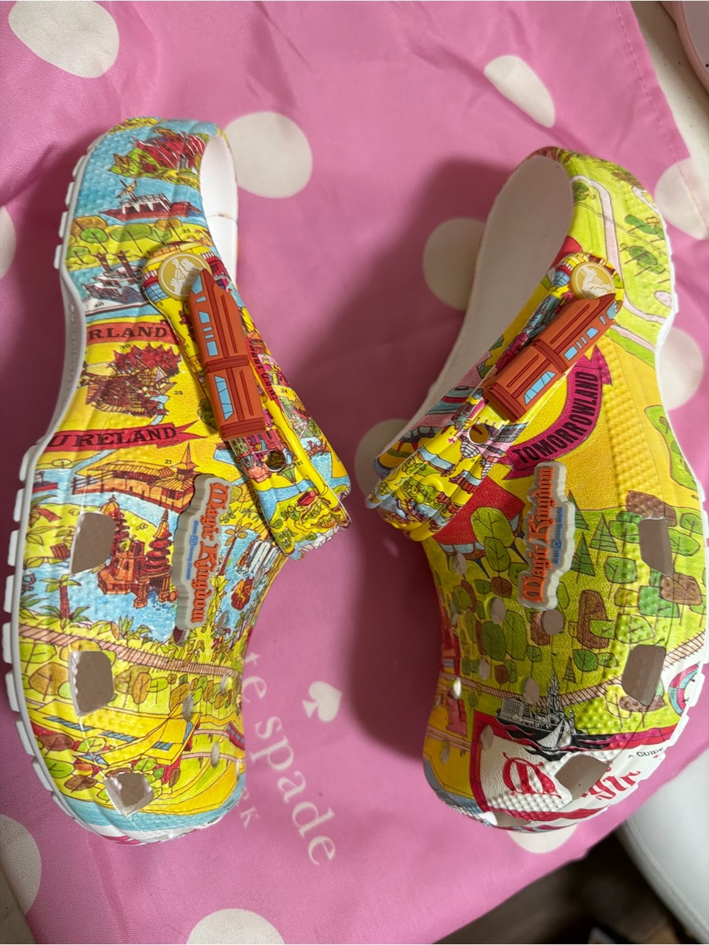 Disney World -Print Clog - Yellow/Multi colored size 8 NWT - Picture 2 of 10